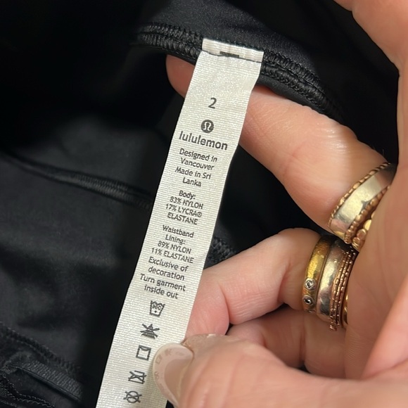 Lululemon NWT Speed Wunder Tight Luna New Year in Black Gold Size 2 - Picture 10 of 16